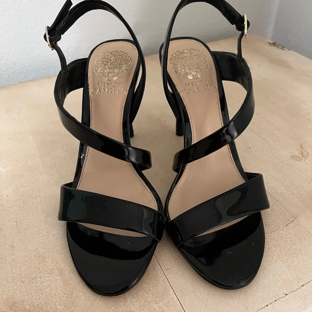 Heels - Picture 1 of 2
